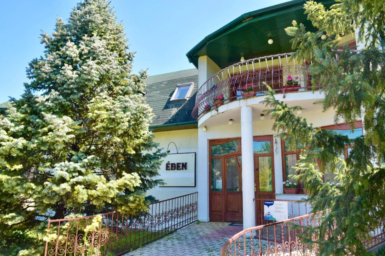 Eden Panzio Aparthotel Buk Exterior photo